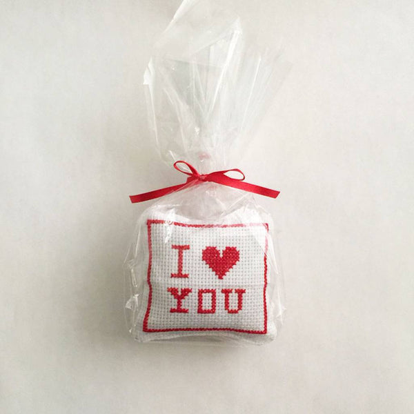 Cross Stitch I Love You Pillow - kreassions.com