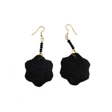 Leather-earring-black-flower-kreassions.com