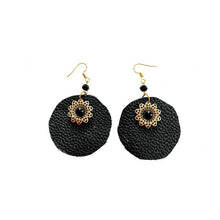 Load image into Gallery viewer, kreassions.com Leather-earring-black-flower-round
