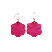 Load image into Gallery viewer, kreassions.com Leather-earring-pink-flower-2
