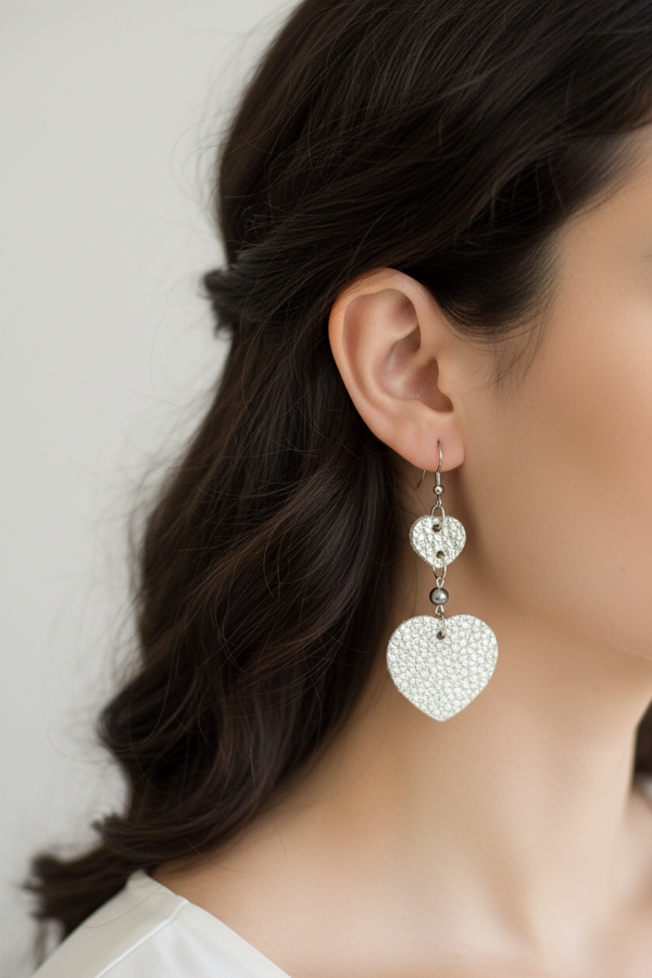 Leather-earring-double-hearts-leather goods-kreassions.com