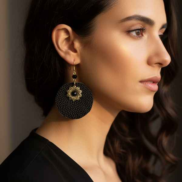 Leather-earring-black-flower-round-kreassions.com
